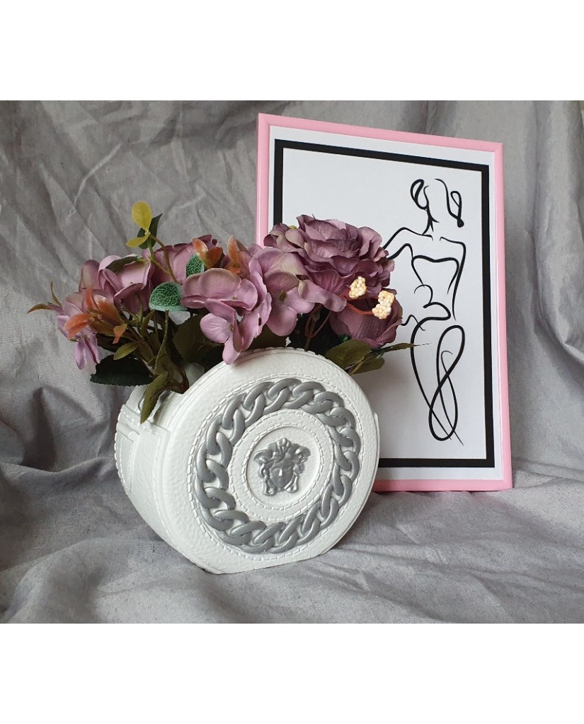 Ваза декоративная "Сумочка VS" белая с серебром